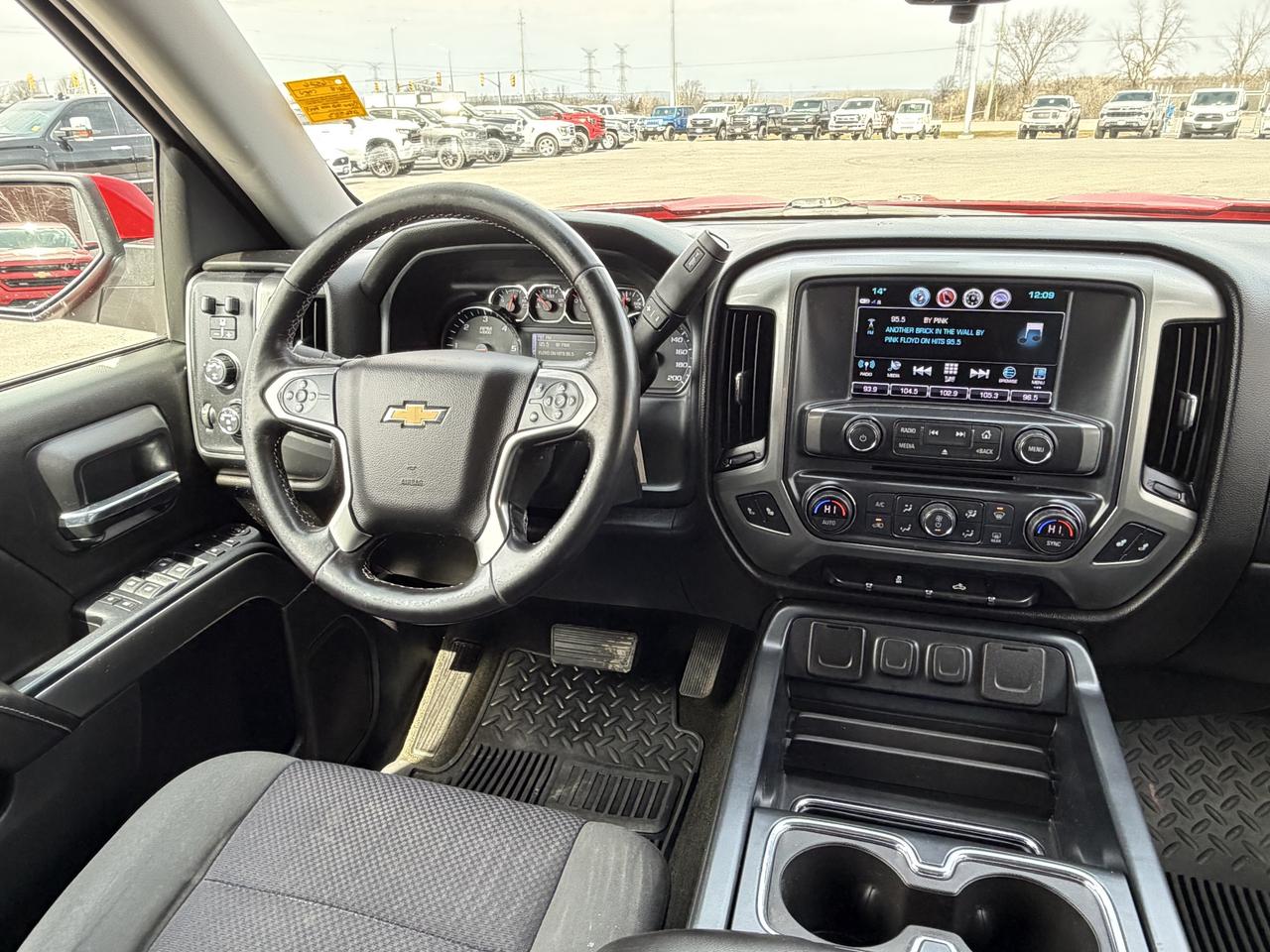 2018 Chevrolet Silverado 1500 4WD Crew Cab 143.5  LT w-1LT Photo