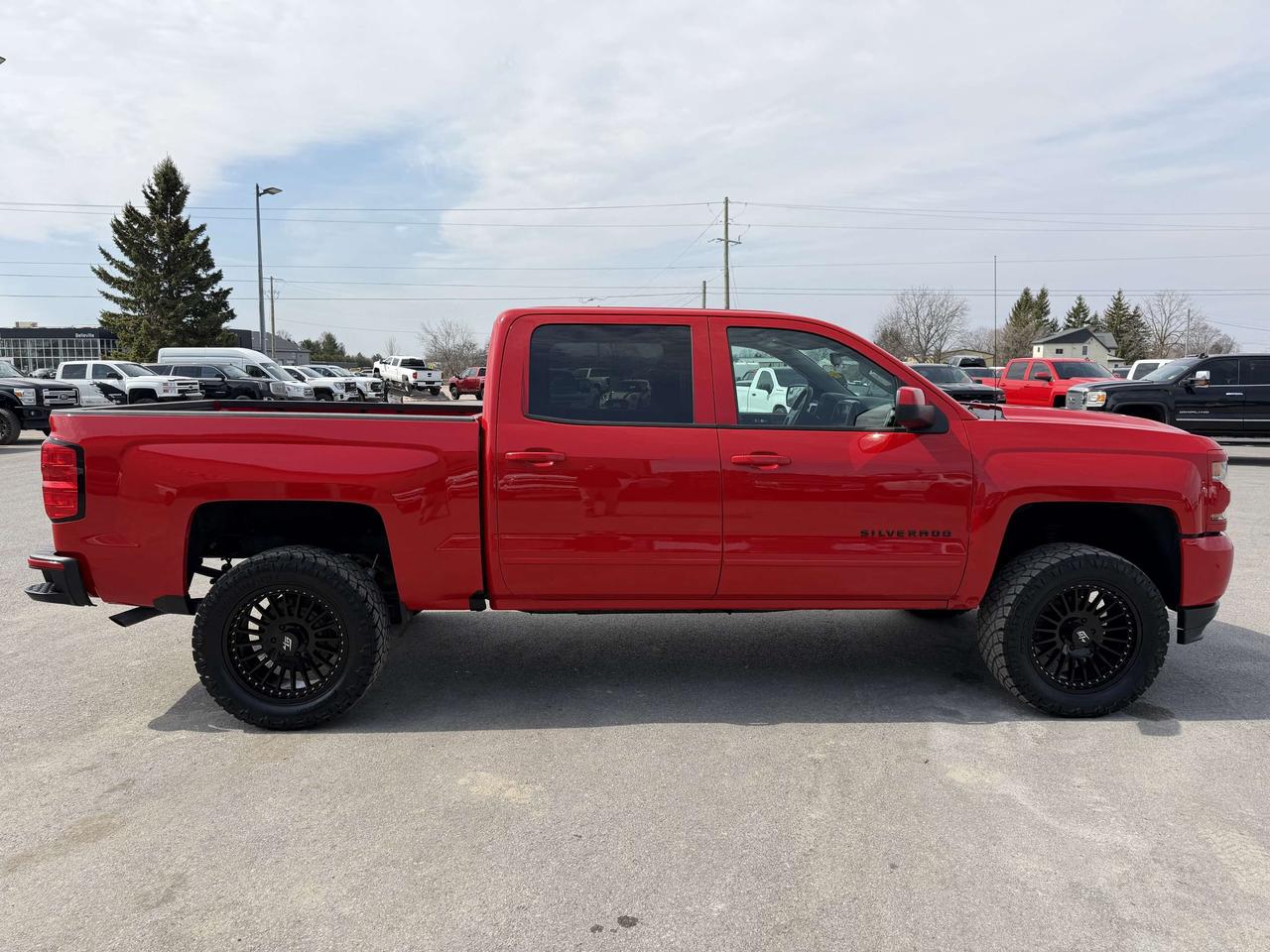 2018 Chevrolet Silverado 1500 4WD Crew Cab 143.5  LT Photo