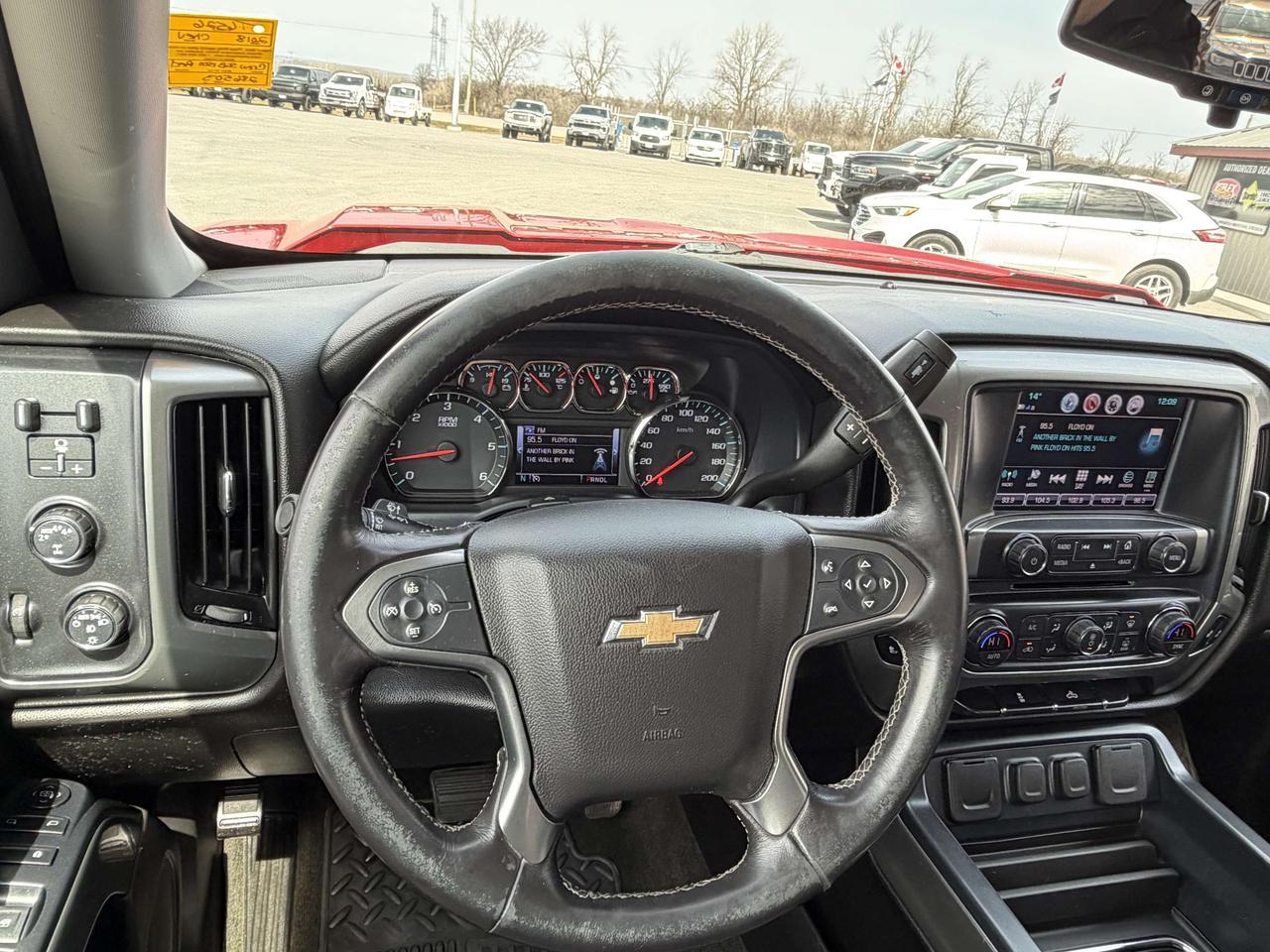 2018 Chevrolet Silverado 1500 4WD Crew Cab 143.5  LT Photo