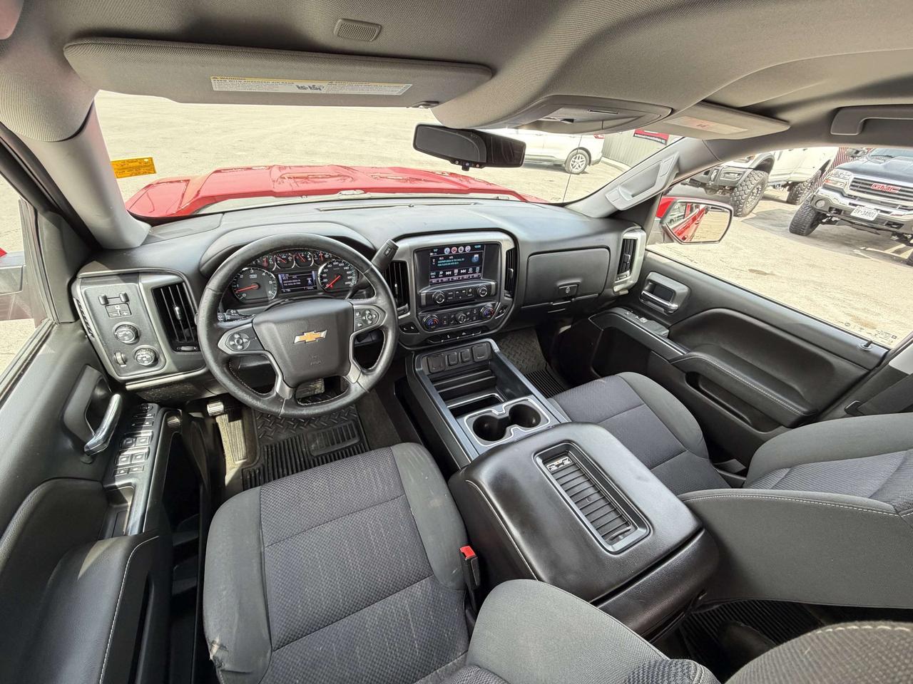 2018 Chevrolet Silverado 1500 4WD Crew Cab 143.5  LT Photo
