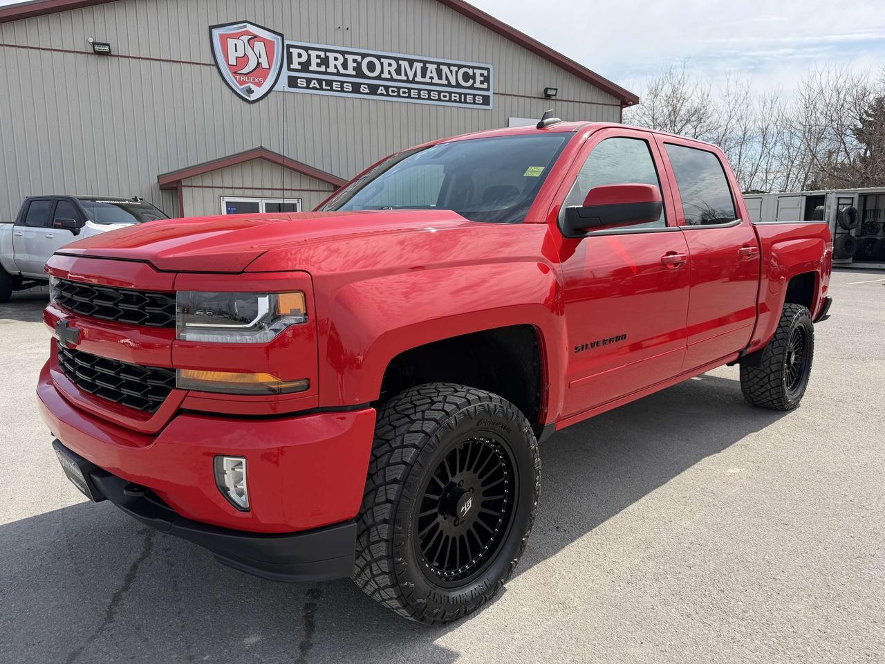 2018 Chevrolet Silverado 1500 4WD Crew Cab 143.5  LT Photo