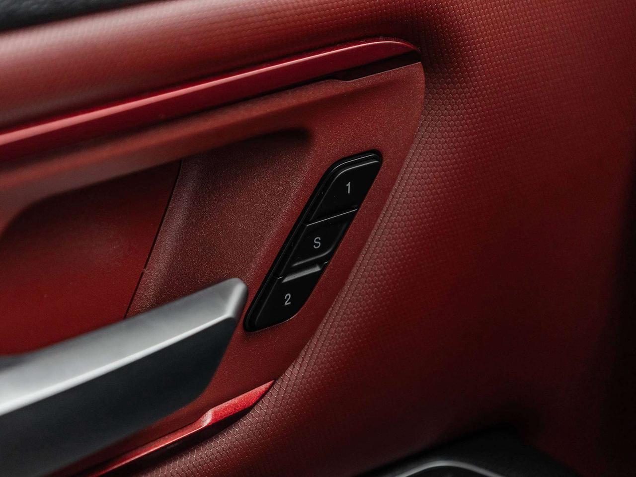 2022 RAM 1500 REBEL  ROOF  RAMBOX  NAVI  LEATHER Photo