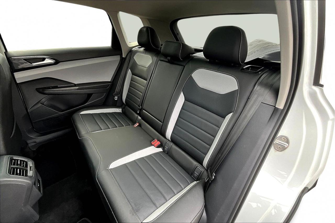 2024 Volkswagen Taos HIGHLINE AWD   LOADED   LIKE NEW   NO ACCIDENTS Photo