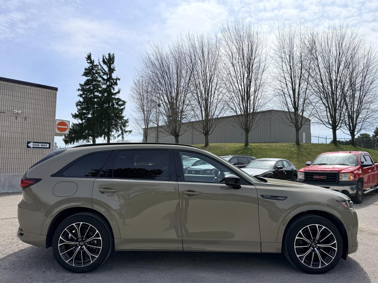 2025 Mazda CX-70 PHEV GT 4dr i-ACTIV All-Wheel Drive Sport Utility Photo