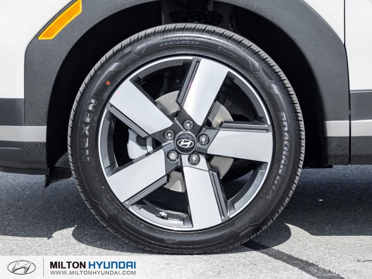 2026 Hyundai Santa Fe HEV Luxury 4dr All-Wheel Drive Photo3