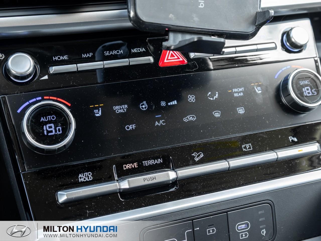 2026 Hyundai Santa Fe HEV Luxury 4dr All-Wheel Drive Photo