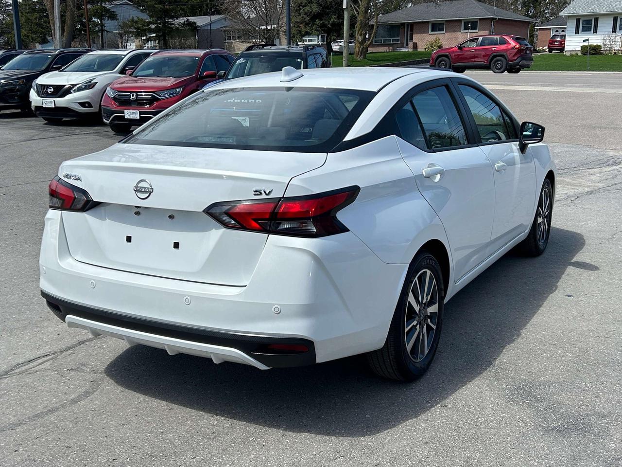 2024 Nissan Versa SV/BACK UP CAM/HEATED SEATS CALL PICTON Photo