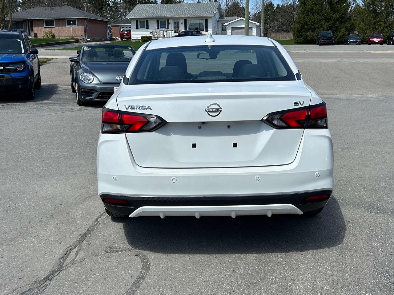 2024 Nissan Versa SV/BACK UP CAM/HEATED SEATS CALL PICTON Photo