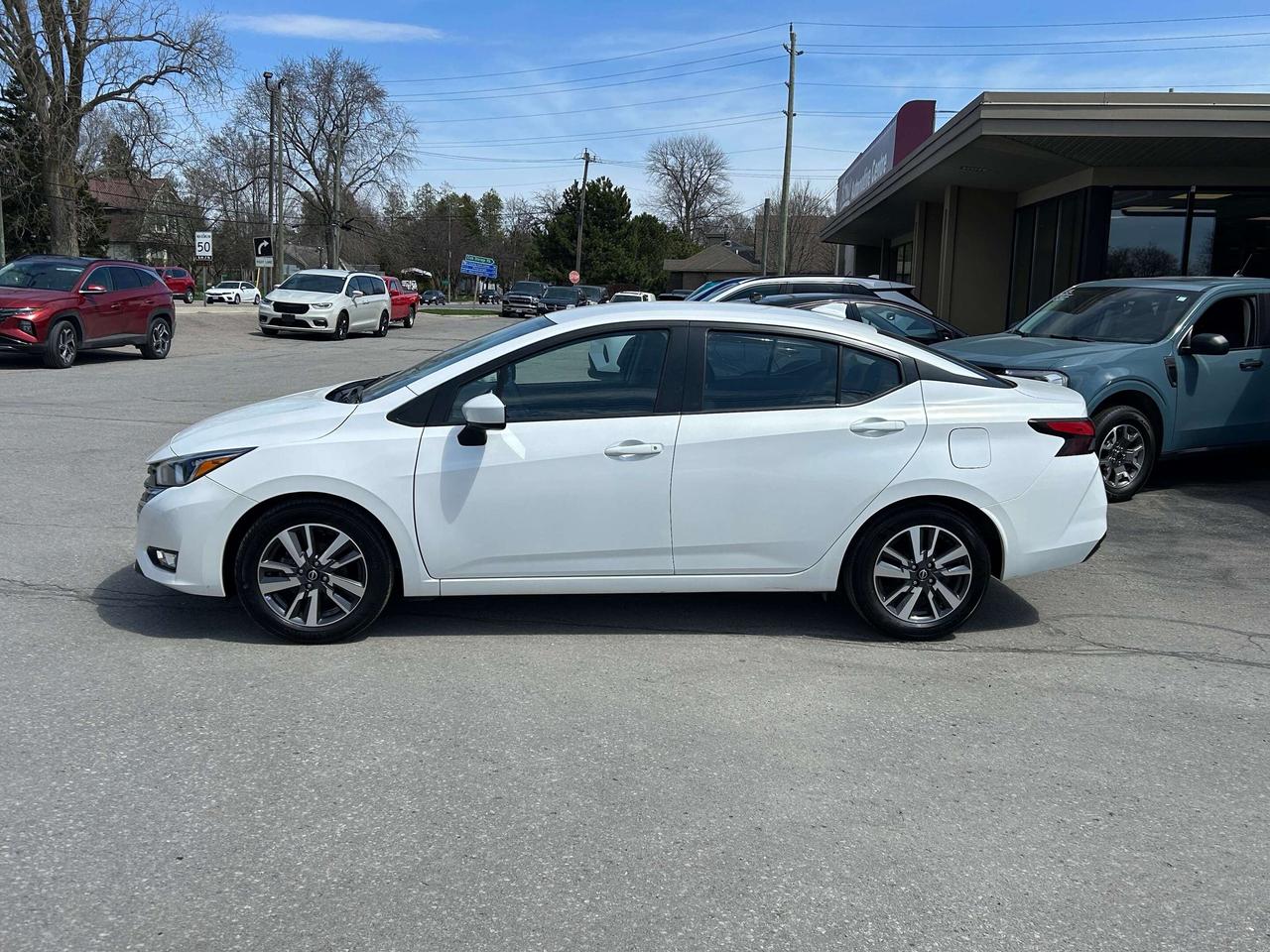 2024 Nissan Versa SV/BACK UP CAM/HEATED SEATS CALL PICTON Photo