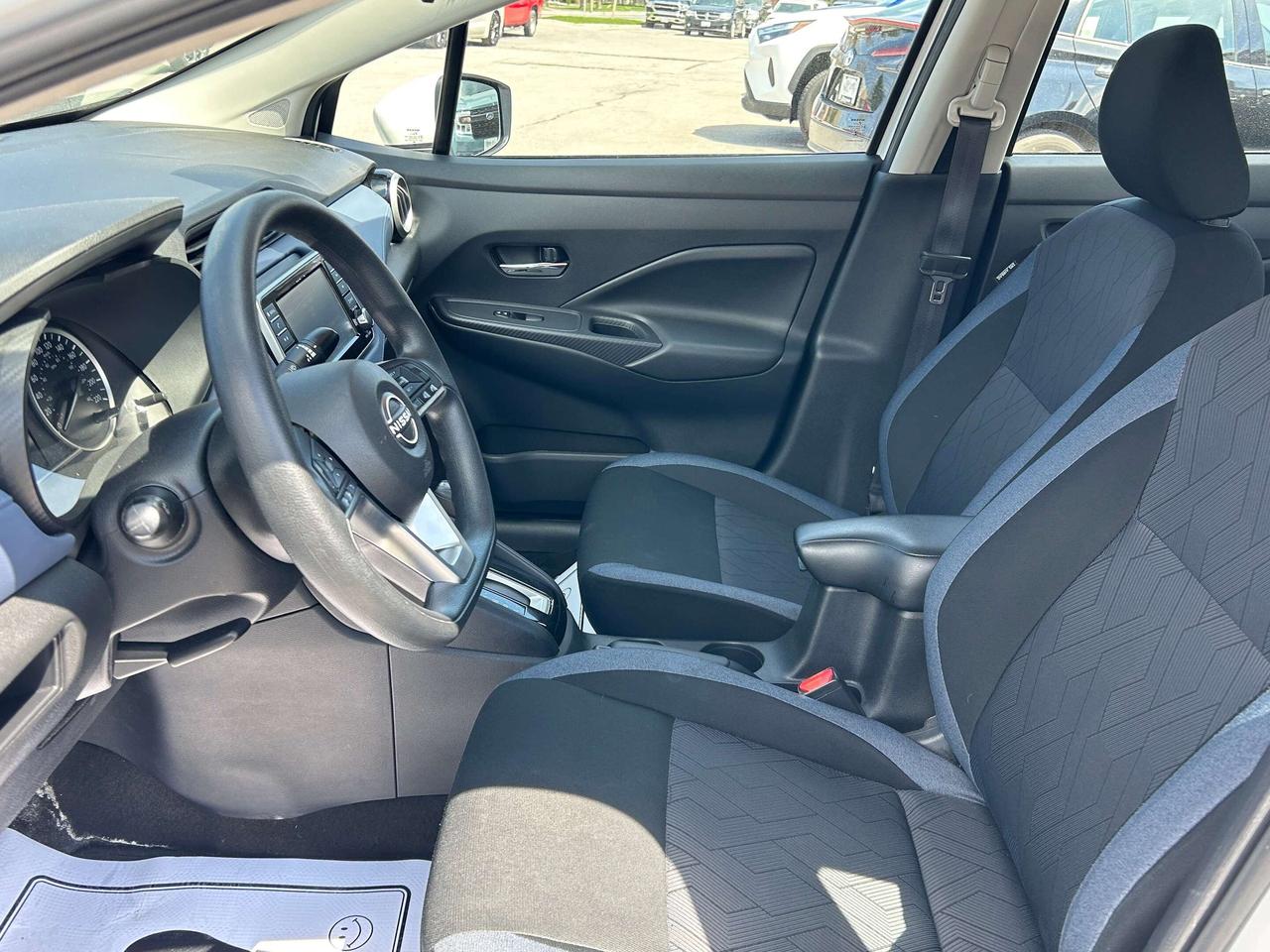 2024 Nissan Versa SV/BACK UP CAM/HEATED SEATS CALL PICTON Photo