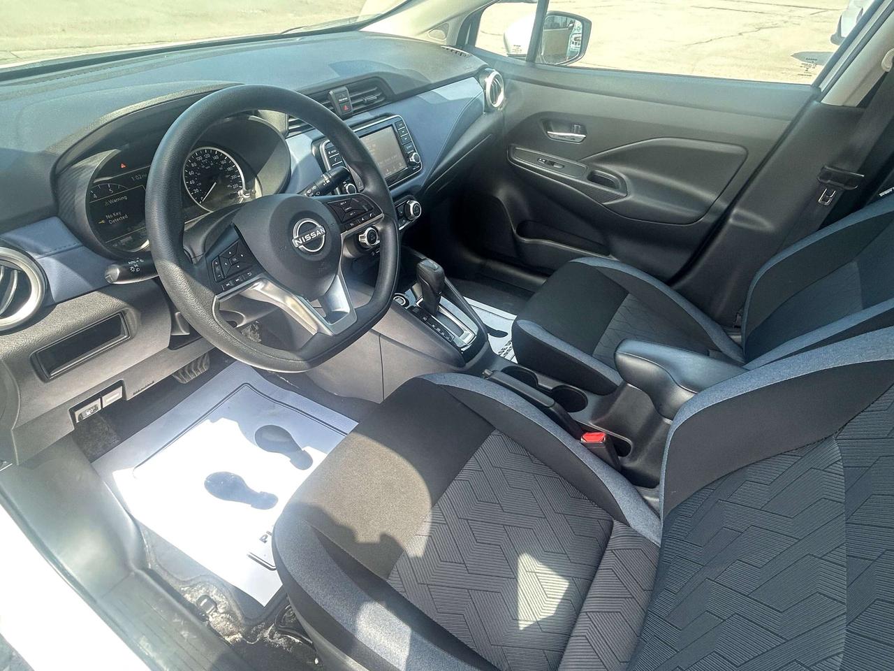 2024 Nissan Versa SV/BACK UP CAM/HEATED SEATS CALL PICTON Photo