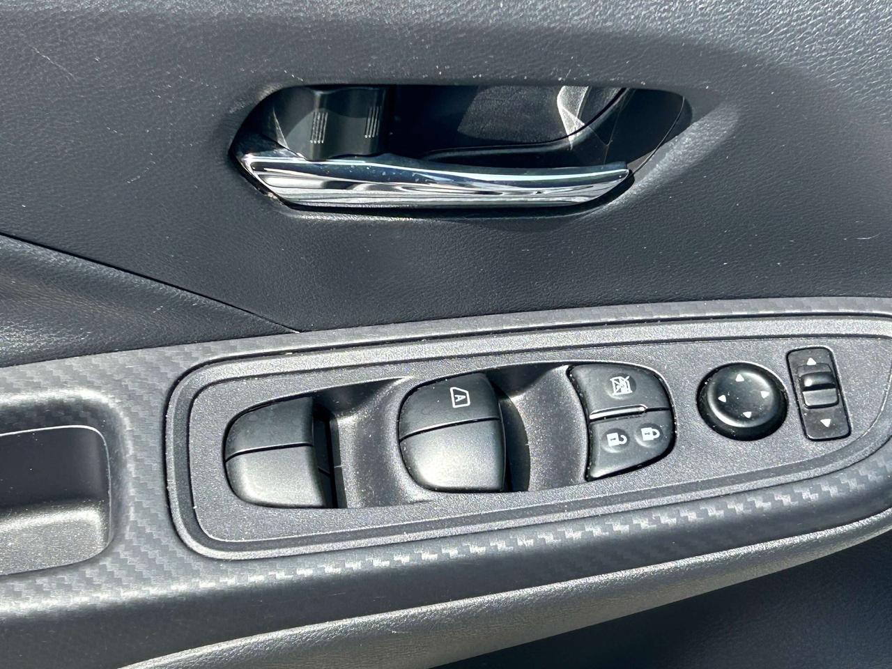2024 Nissan Versa SV/BACK UP CAM/HEATED SEATS CALL PICTON Photo