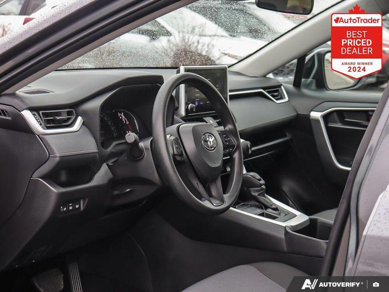 2025 Toyota RAV4 LE 4dr All-wheel Drive Photo