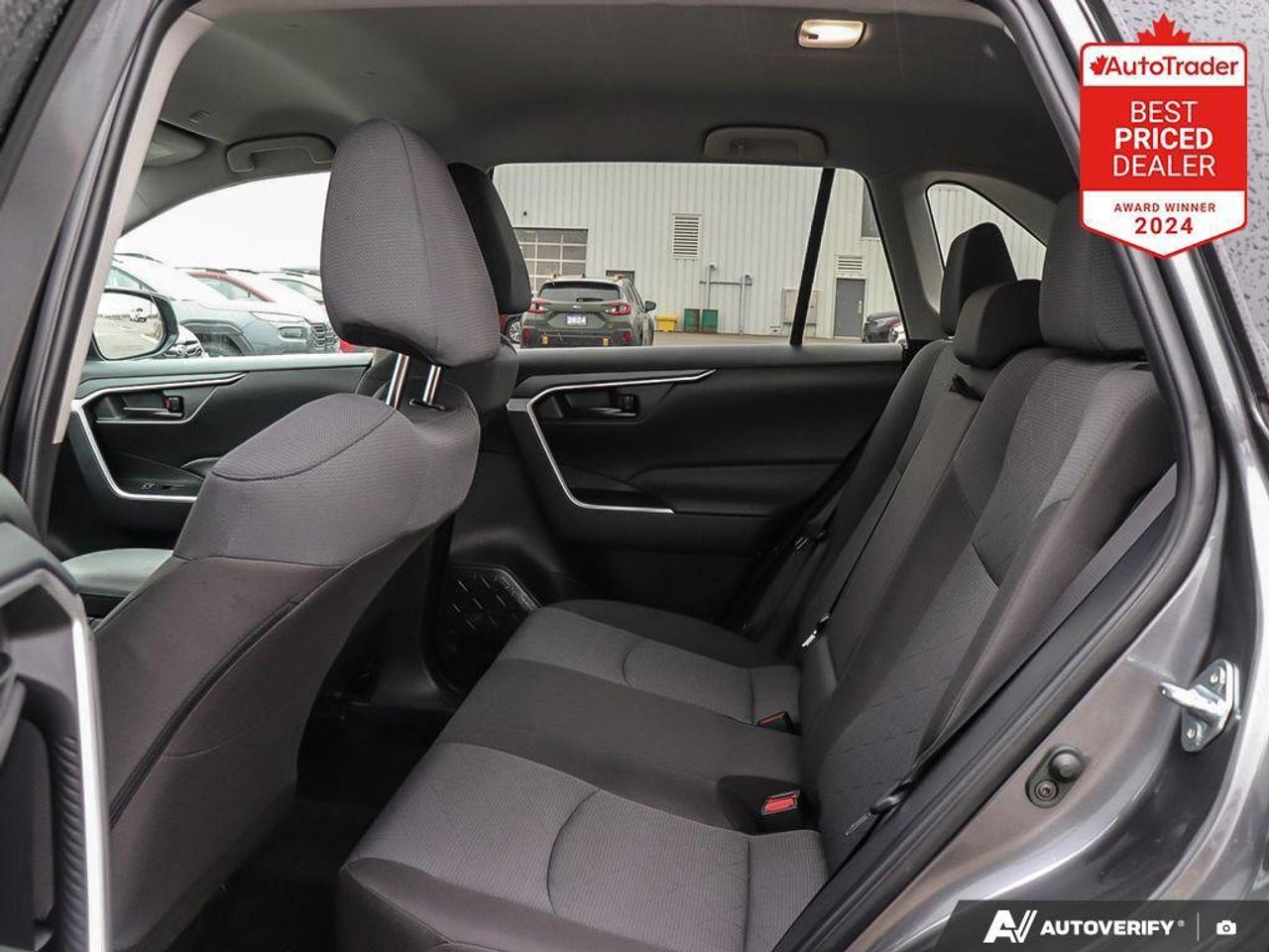 2025 Toyota RAV4 LE 4dr All-wheel Drive Photo