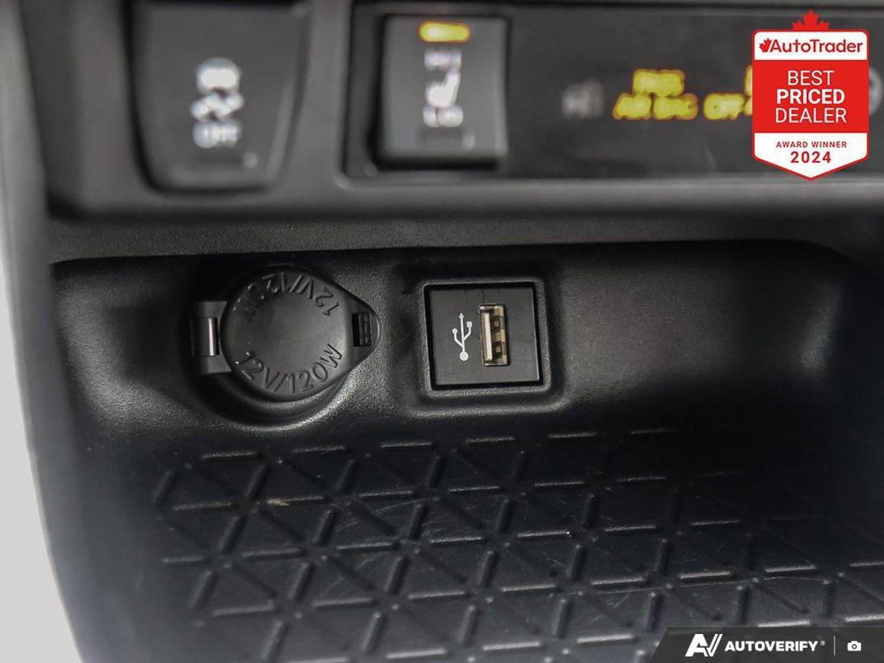 2025 Toyota RAV4 LE 4dr All-wheel Drive Photo