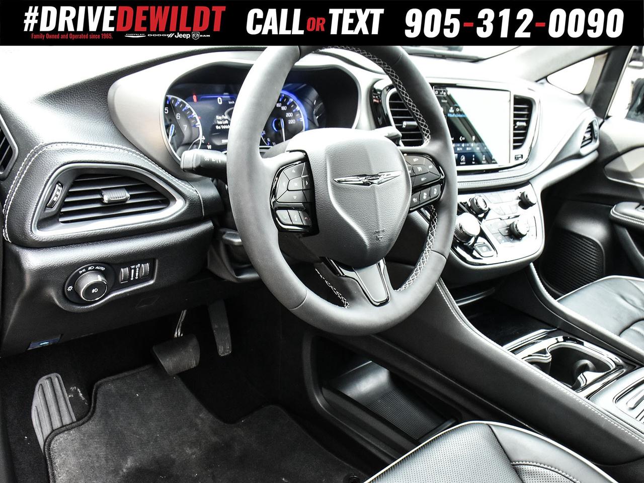 2024 Chrysler Pacifica LIMITED   PANORAMIC SUNROOF   S APPEARANCE Photo