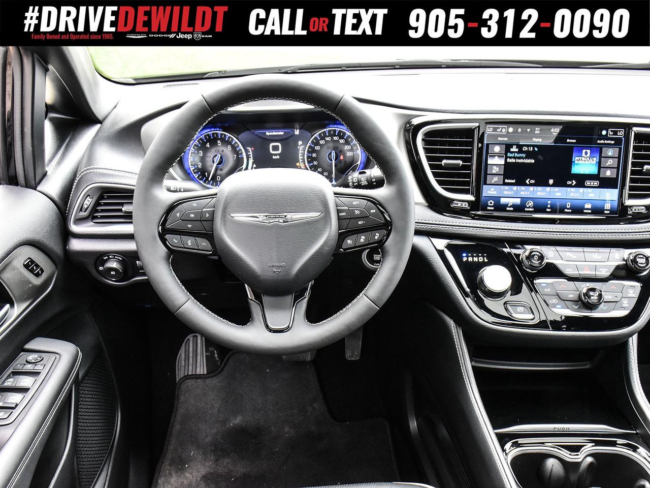 2024 Chrysler Pacifica LIMITED   PANORAMIC SUNROOF   S APPEARANCE Photo