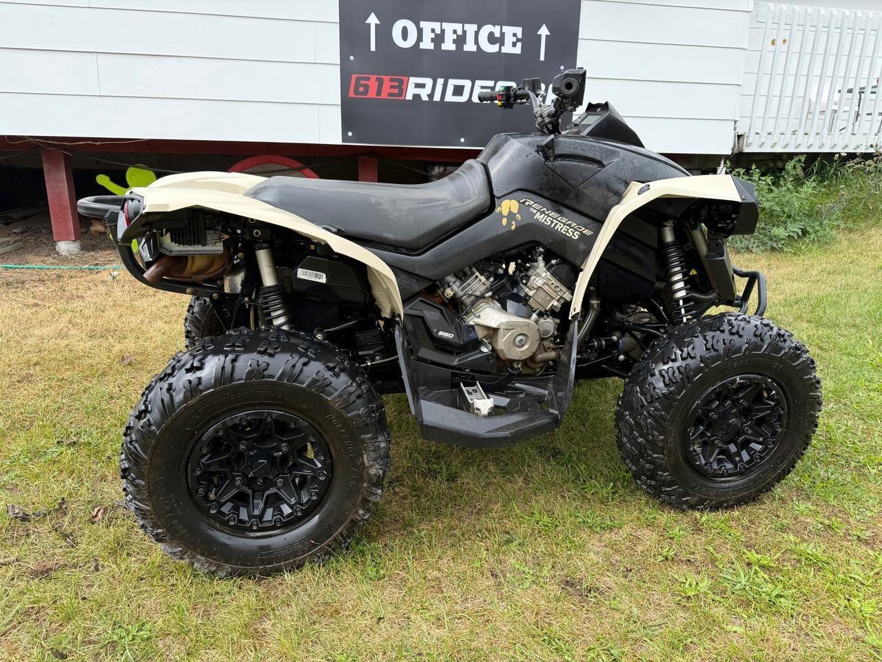 2022 Can-Am Renegade  Photo