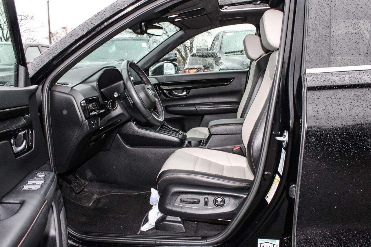2024 Honda CR-V Touring  Gps HtdSeats Sunroof BkpCam EcoMode Photo