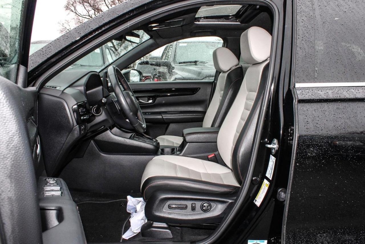 2024 Honda CR-V Touring  Gps HtdSeats Sunroof BkpCam EcoMode Photo