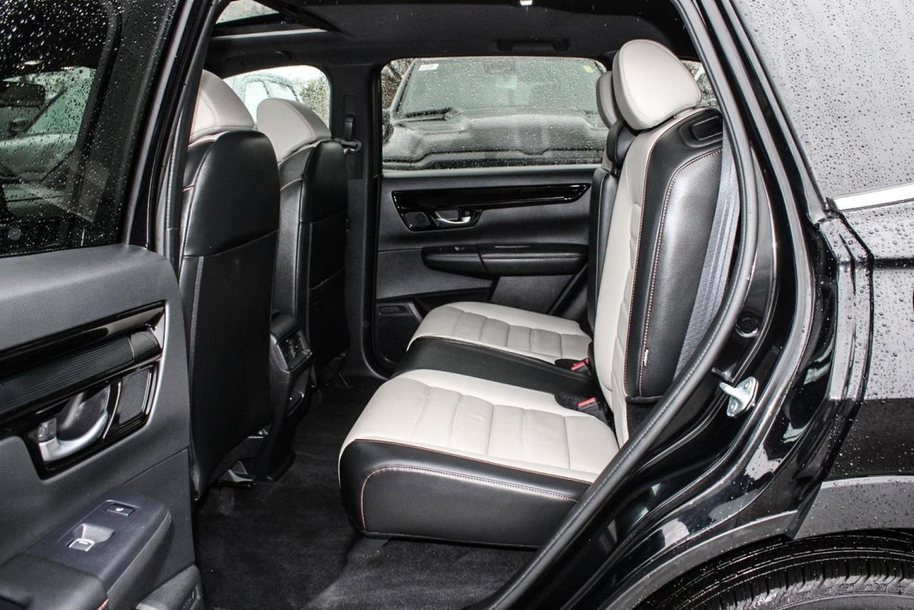 2024 Honda CR-V Touring  Gps HtdSeats Sunroof BkpCam EcoMode Photo