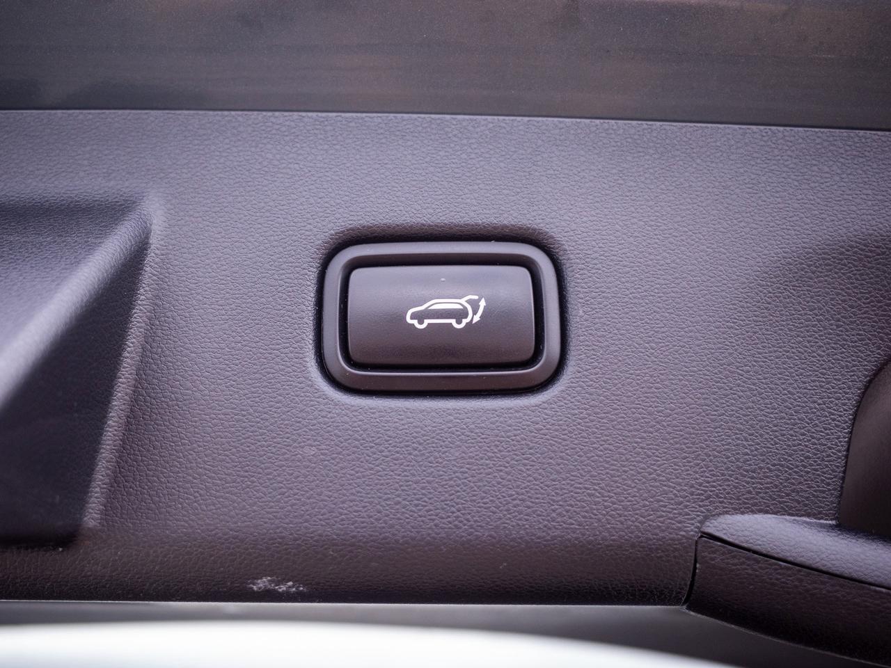 2023 Hyundai Tucson Hybrid Ultimate - Panoramic Sunroof   Rain Sensing Wipers Photo