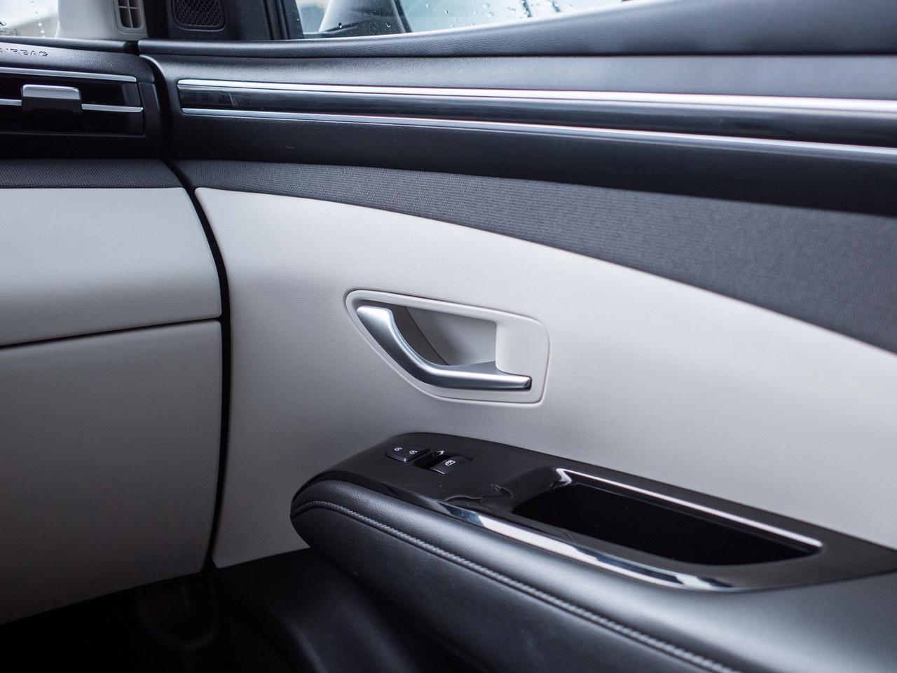 2023 Hyundai Tucson Hybrid Ultimate - Panoramic Sunroof   Rain Sensing Wipers Photo