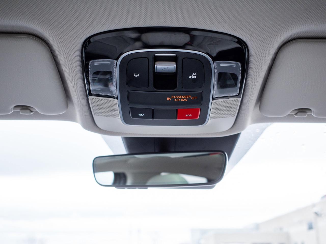 2023 Hyundai Tucson Hybrid Ultimate - Panoramic Sunroof   Rain Sensing Wipers Photo