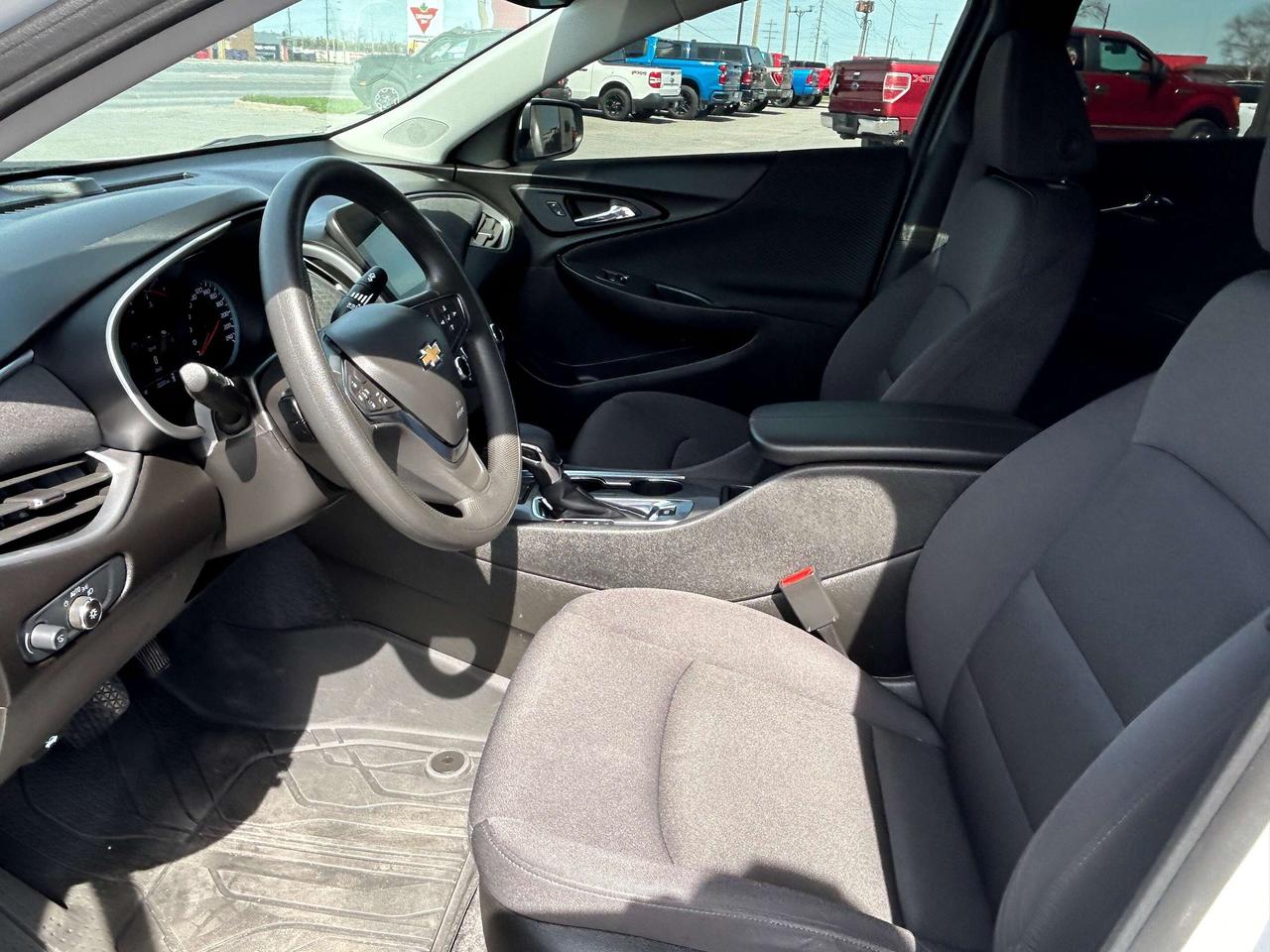 2024 Chevrolet Malibu 1LT BLUETOOTH BACKUP CAM CALL NAPANEE 613-354-2100 Photo