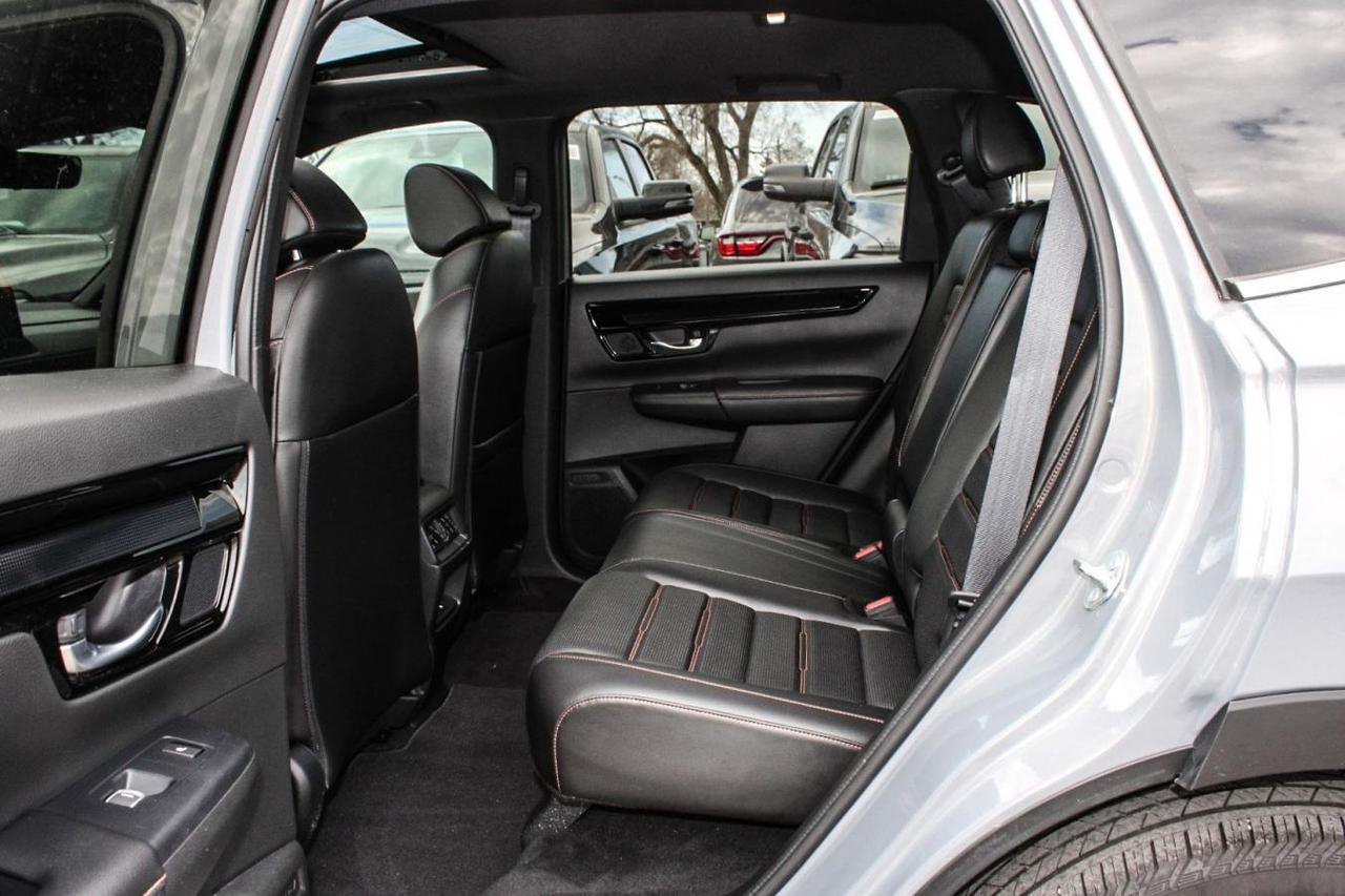 2025 Honda CR-V Touring  Gps Sunroof BkpCam HtdSeats RearParkingSe Photo
