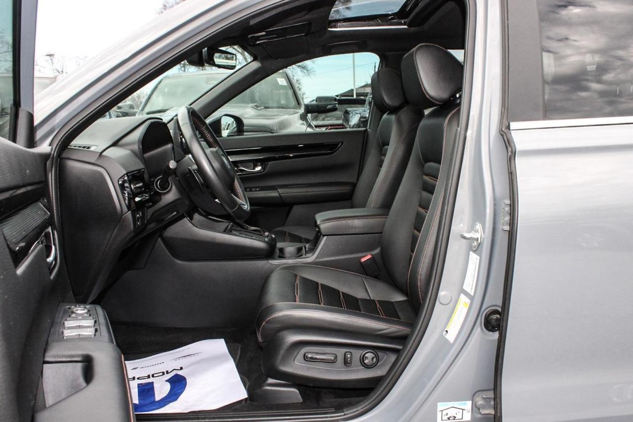2025 Honda CR-V Touring  Gps Sunroof BkpCam HtdSeats RearParkingSe Photo