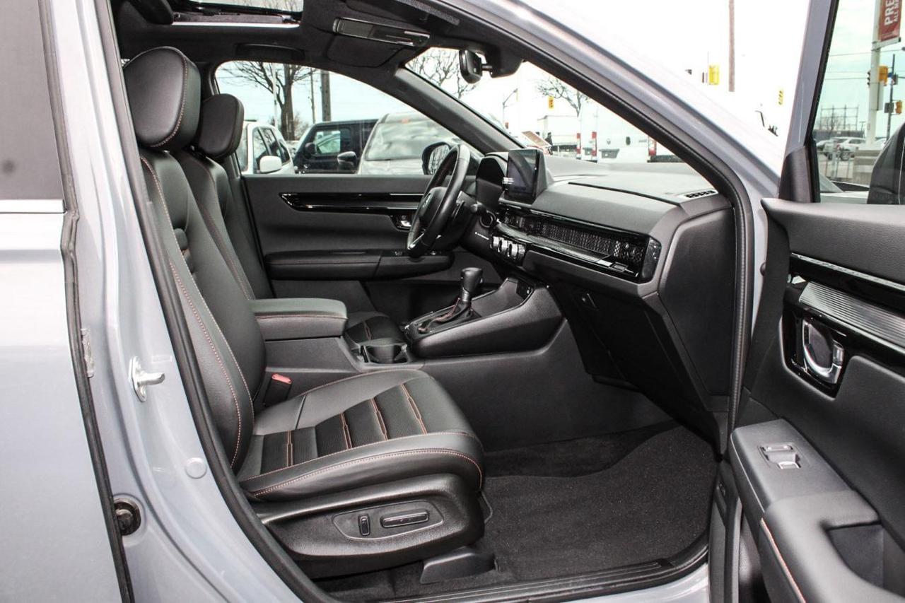 2025 Honda CR-V Touring  Gps Sunroof BkpCam HtdSeats RearParkingSe Photo