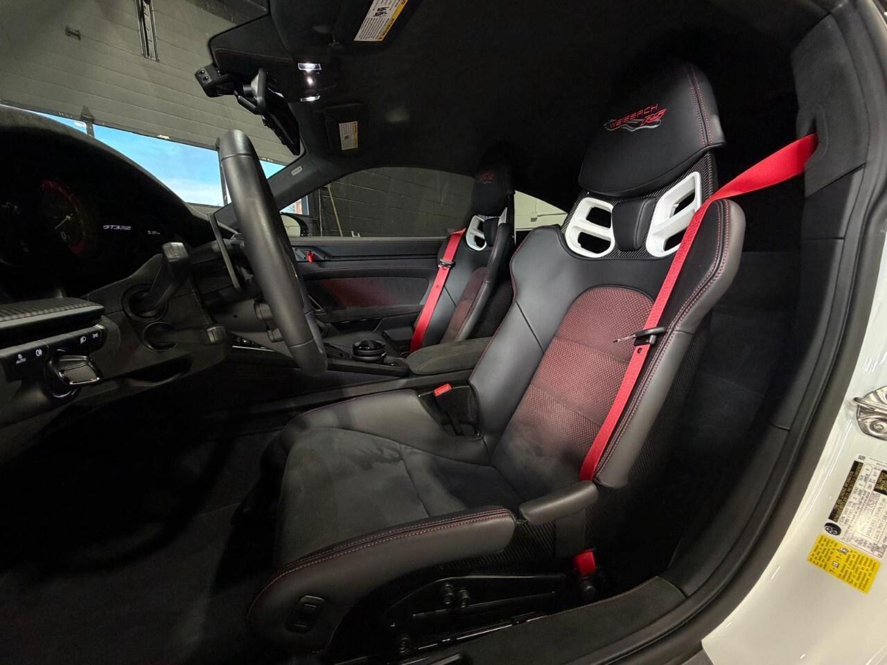 2025 Porsche 911 GT3 RS Coupe Photo