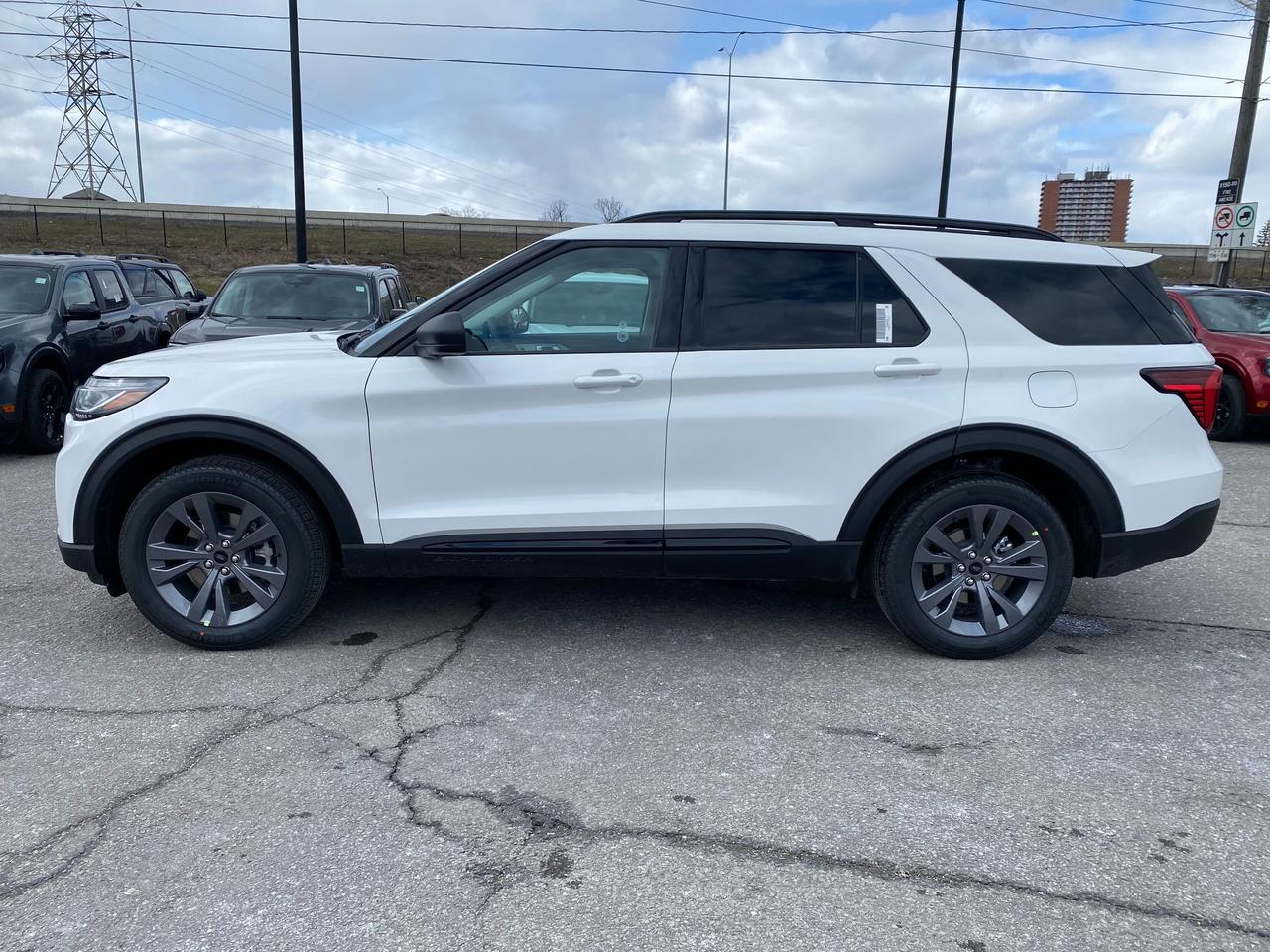 2026 Ford Explorer  Photo2
