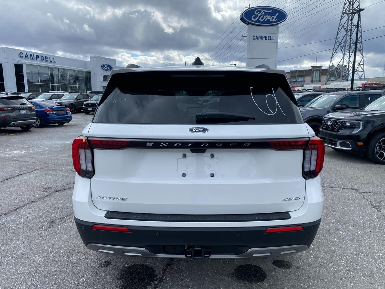 2026 Ford Explorer  Photo4
