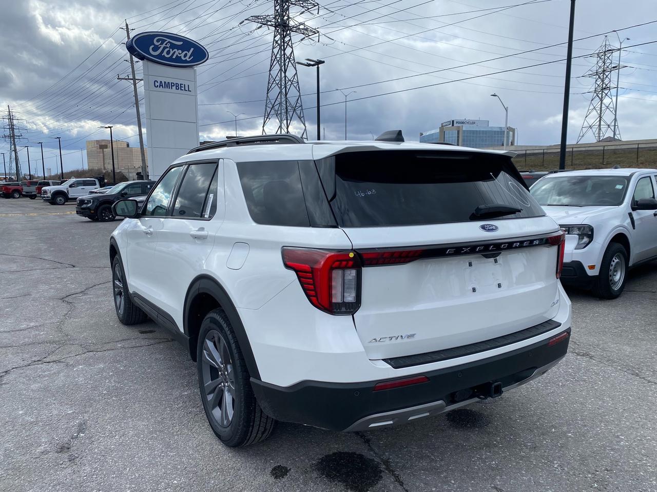 2026 Ford Explorer  Photo3