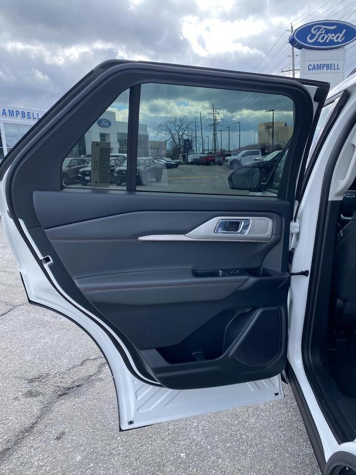 2026 Ford Explorer  Photo