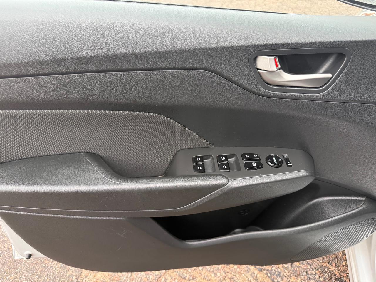 2019 Hyundai Accent Preferred (A6) 4dr Hatchback Photo
