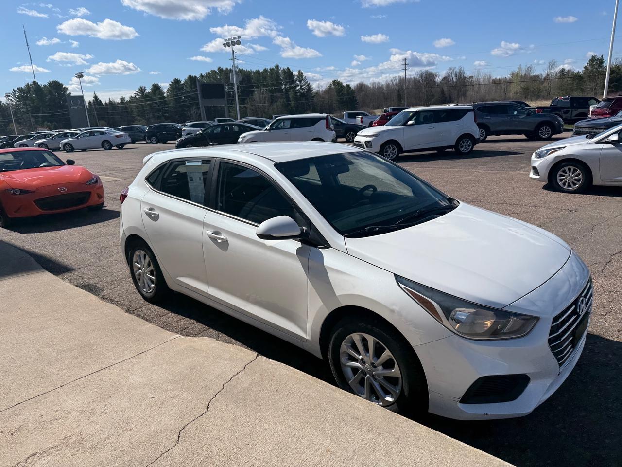 2019 Hyundai Accent Preferred (A6) 4dr Hatchback Photo