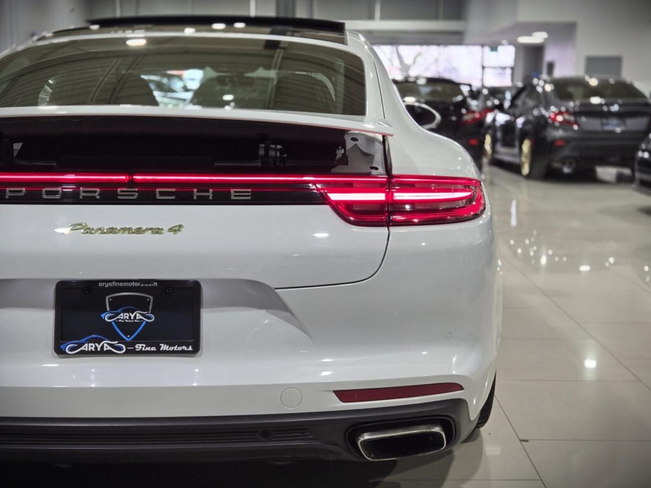 2019 Porsche Panamera 4 E-Hybrid AWD PREMIUM PLUS PKG RED INTERIOR NO AC Photo