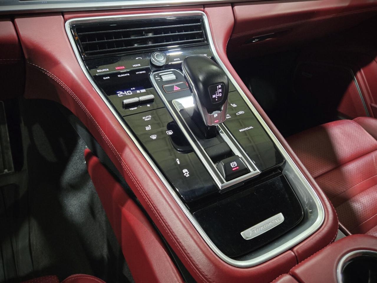 2019 Porsche Panamera 4 E-Hybrid AWD PREMIUM PLUS PKG RED INTERIOR NO AC Photo