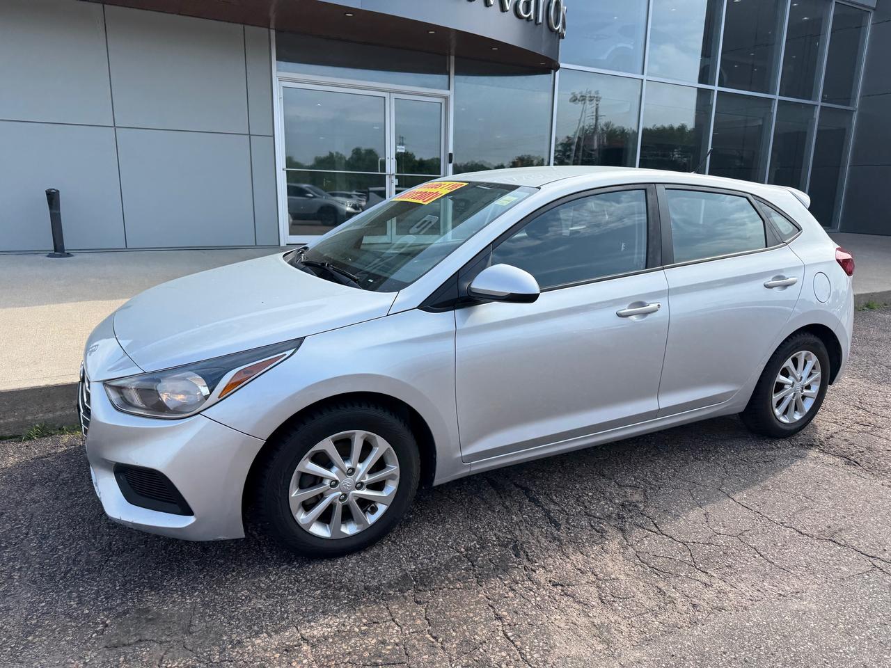 2019 Hyundai Accent Preferred (A6) 4dr Hatchback Photo2