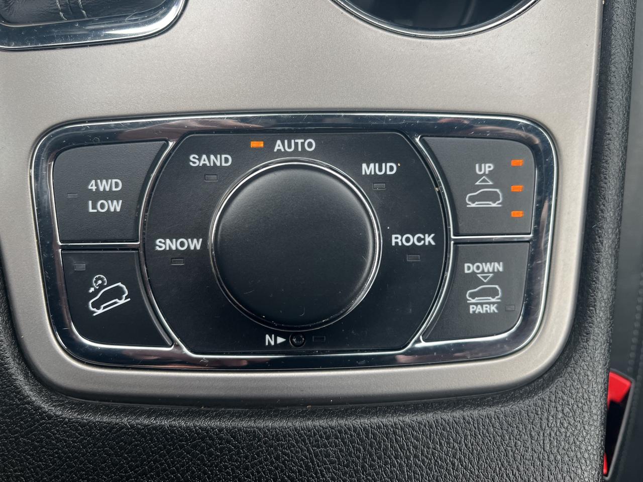 2021 Jeep Grand Cherokee Overland - Pano Sunroof - Adaptive Cruise Photo