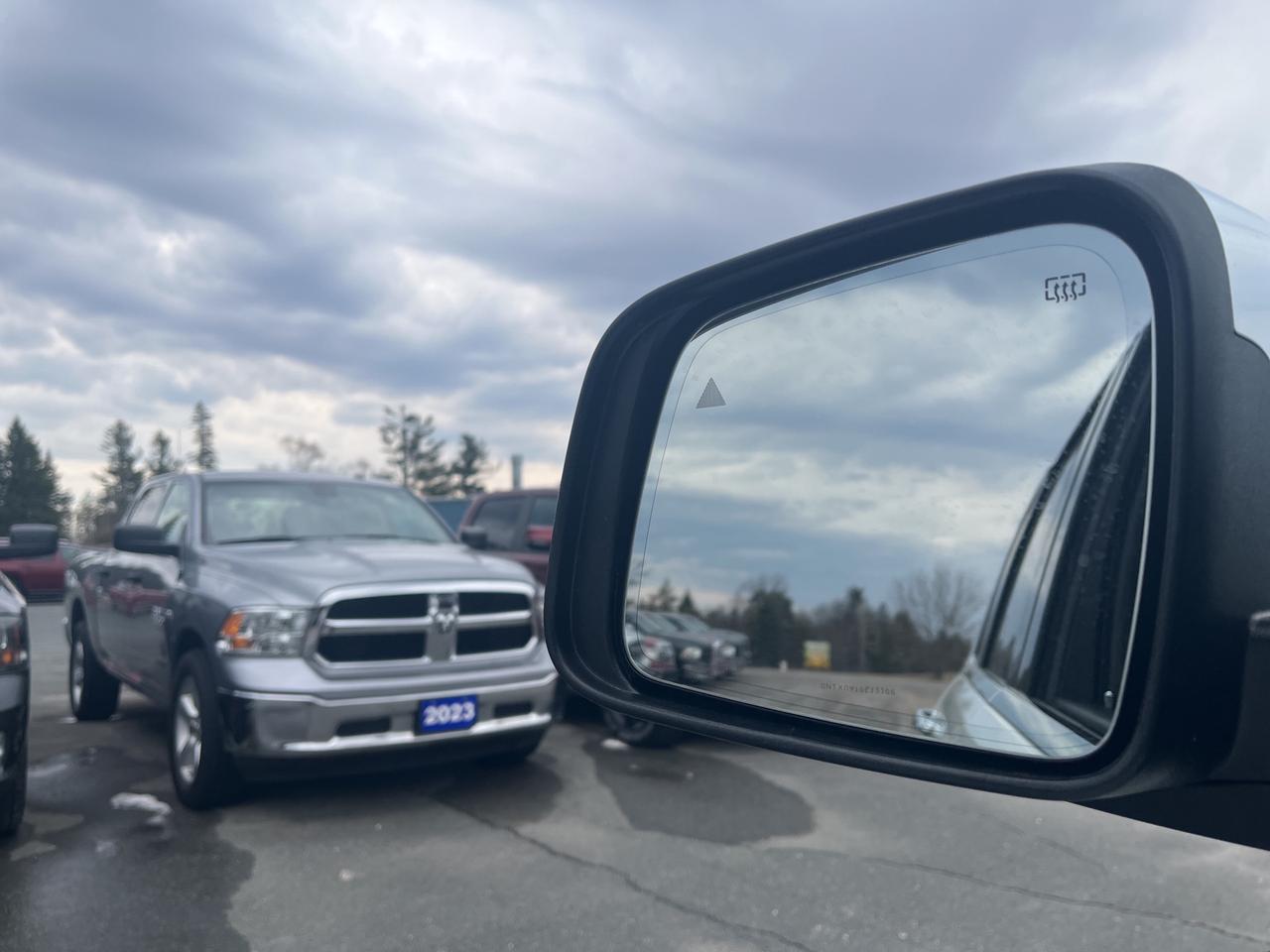 2021 Jeep Grand Cherokee Overland - Pano Sunroof - Adaptive Cruise Photo