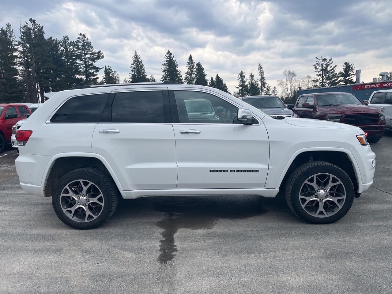 2021 Jeep Grand Cherokee Overland - Pano Sunroof - Adaptive Cruise Photo