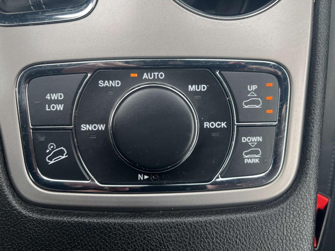 2021 Jeep Grand Cherokee Overland - Pano Sunroof - Adaptive Cruise Photo