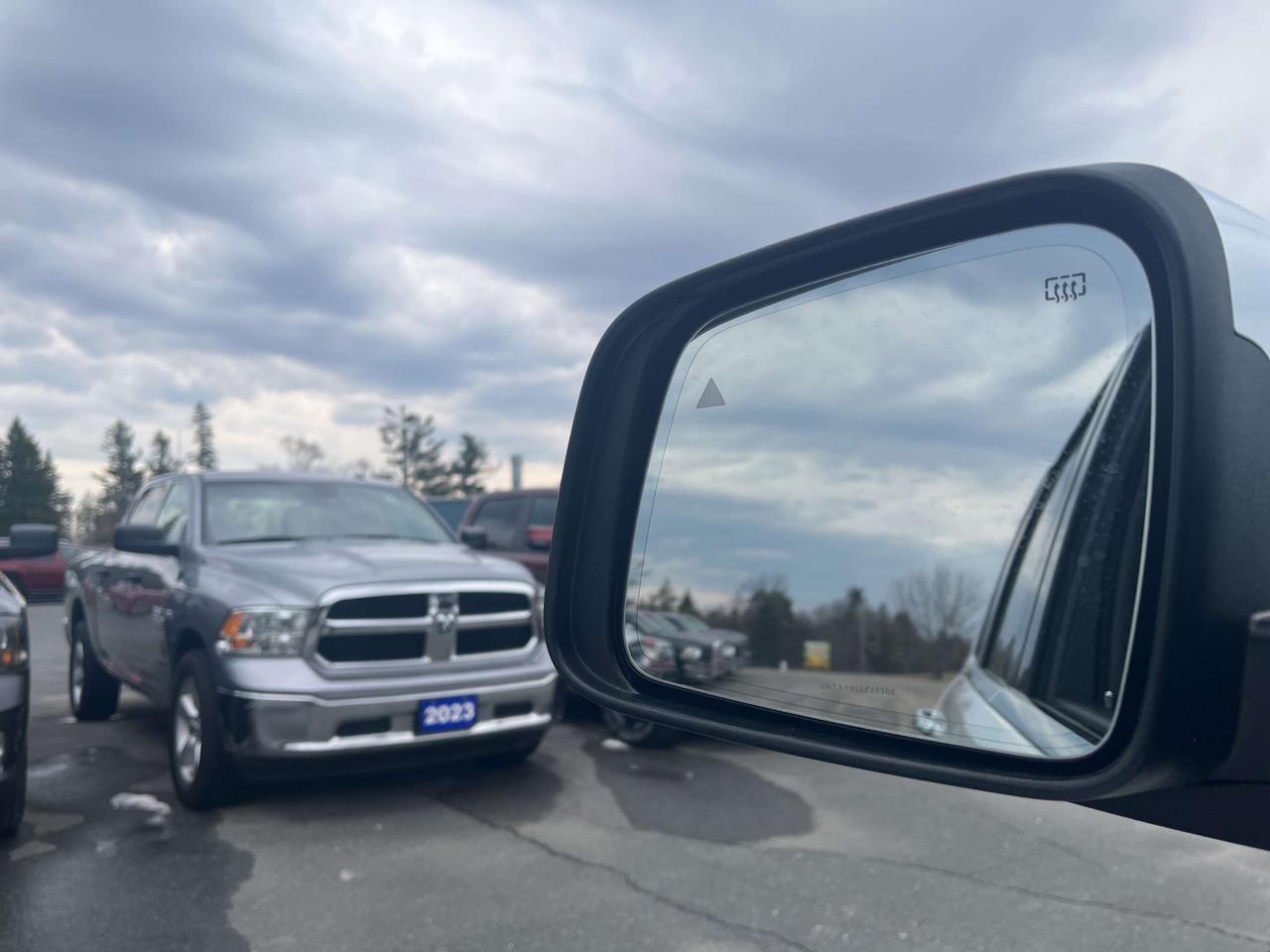 2021 Jeep Grand Cherokee Overland - Pano Sunroof - Adaptive Cruise Photo