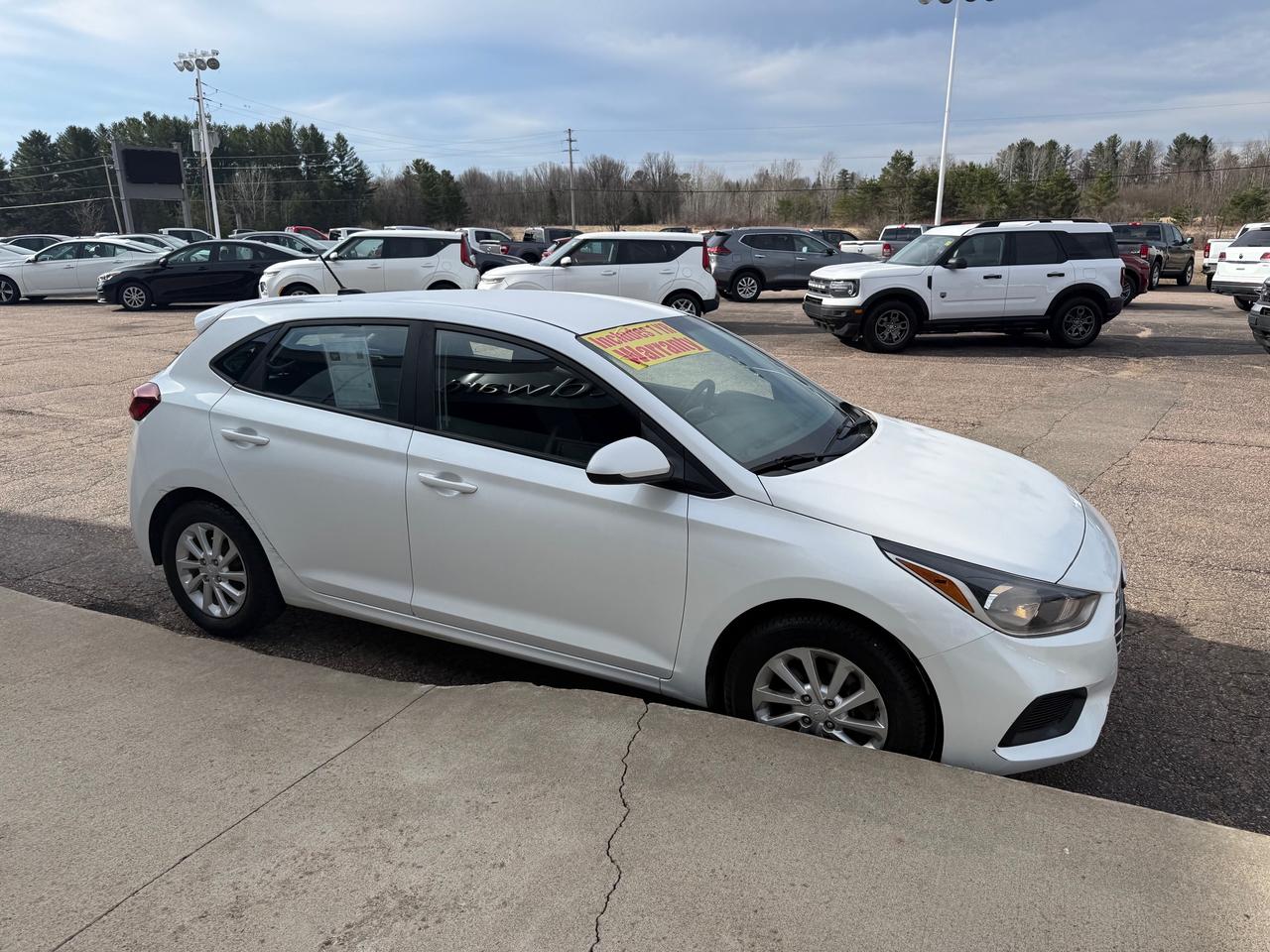 2019 Hyundai Accent Preferred (A6) 4dr Hatchback Photo