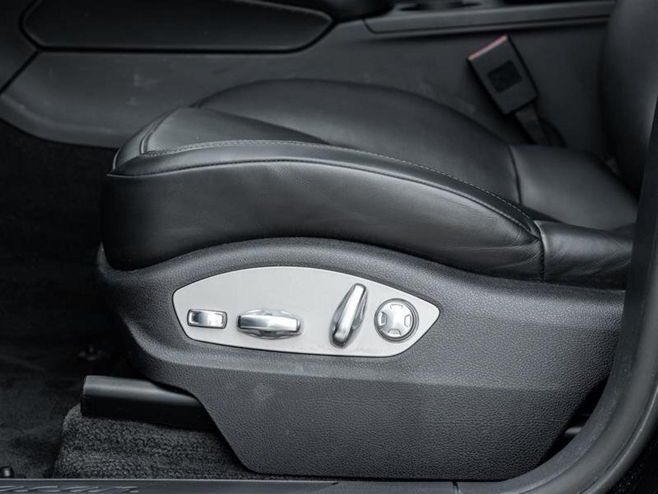 2024 Porsche Macan AWD CPO Premium Pkg Plus Sport Tailpipes in Black Photo