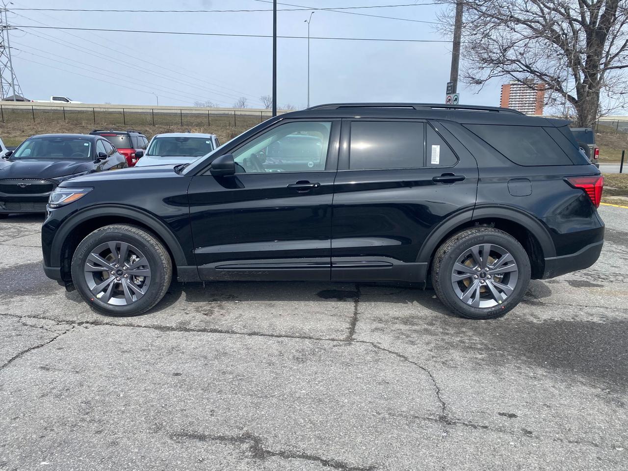2026 Ford Explorer  Photo2